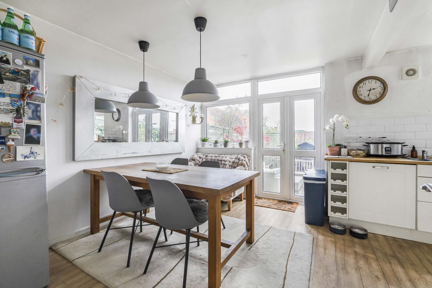 4 bed property in Damer Gardens, Henley-On-Thames